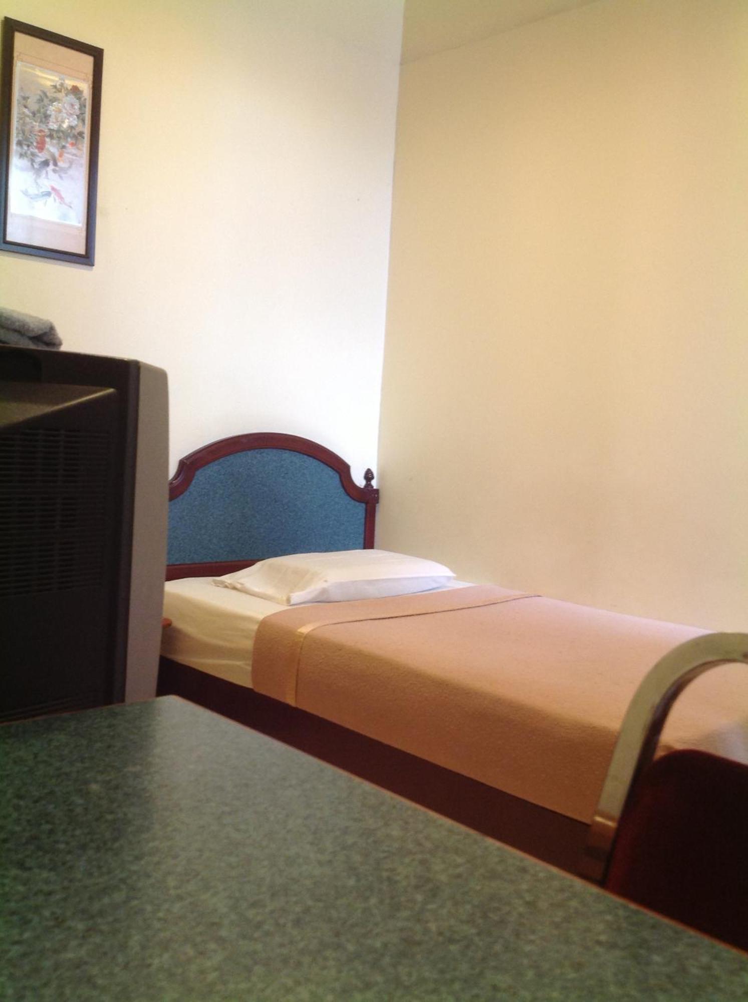Hotel Morning Glory Kudat Værelse billede
